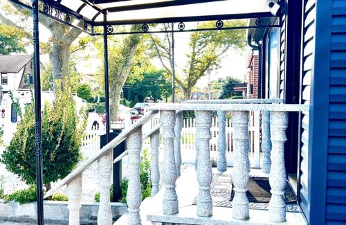 Queens House | Welcoming 2 Luxurious bedrooms entire home exclude basement