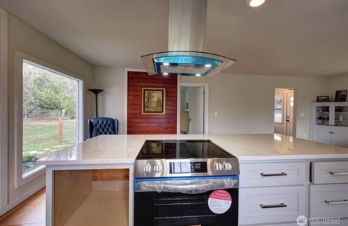 Long Beach House | Welcoming 3-bedroom house with WiFi in Long Beach