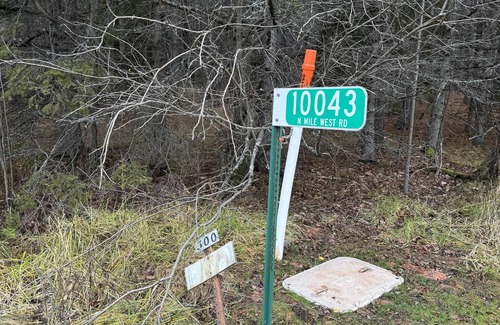 Trout Creek House | Welcoming 3-bedroom house in Trout Creek on trail 8.