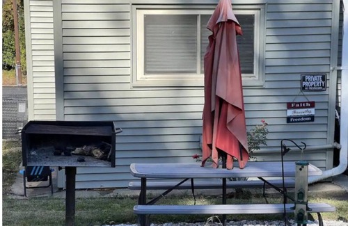 Birmingham House | Welcoming Overnight Bedroom Two Beds