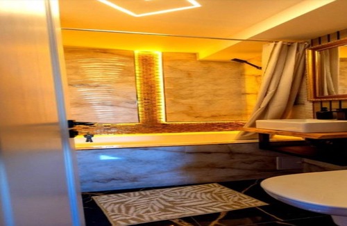 Sector 4 Apartment | Welcoming & Relaxing One-bedroom apartment with AC in vibrant Bucharest Central