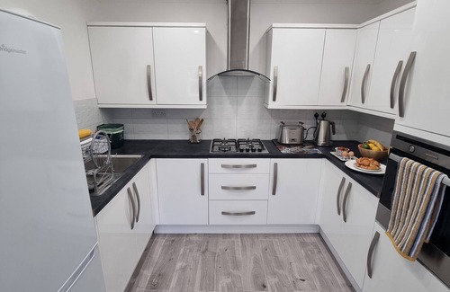 Abercwmboi House | Well designed house - Bronallt Luxury sleeps 6