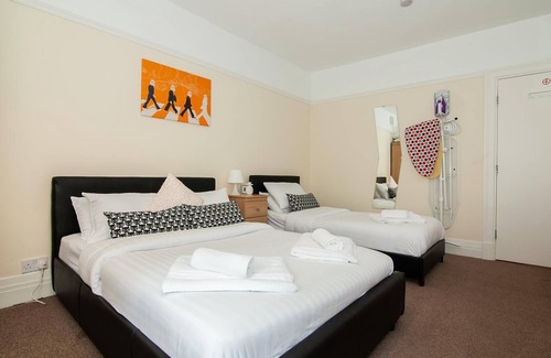 Bootle House | Well equipped large triple/family room 6@The Jolly