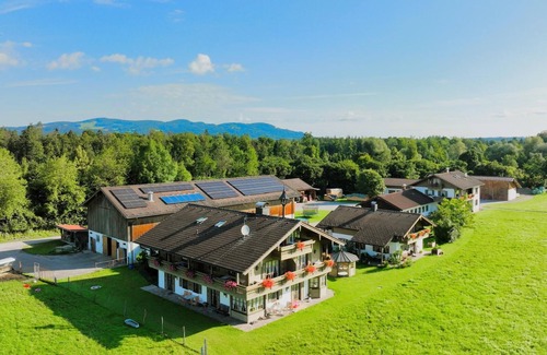 Weissbach Apartment | Well-equipped vacation apartment for 1-3 people with an unobstructed view of nature