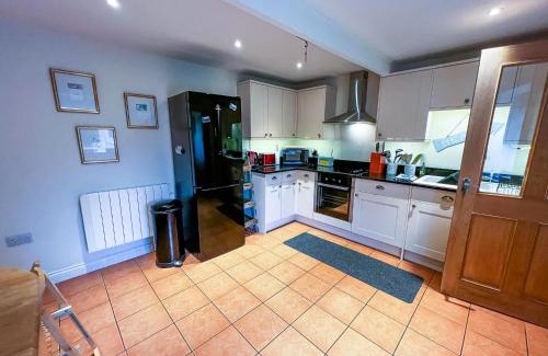 Ringstead House | Well Furnished Holiday Cottage In The Heart Of Docking, Norfolk Ref 99009Ht