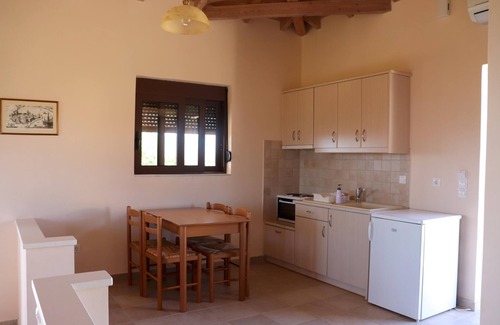 Pylos-Nestoras House | Well-kept, idyllically situated vacation home above the Zaga beach near Koroni i