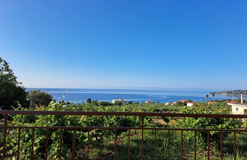 Pylos-Nestoras House | Well-kept, idyllically situated vacation home above the Zaga beach near Koroni i