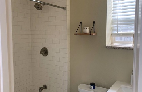 Glenview Cottage | Well-located 1BR cottage with all amenities.