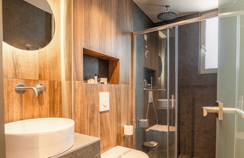 Khalandrion Hotel | Wellnest Hotel