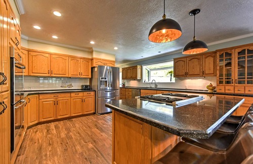 Wellsville House | Wellsville House w/Mtn Views & Pickleball Court!