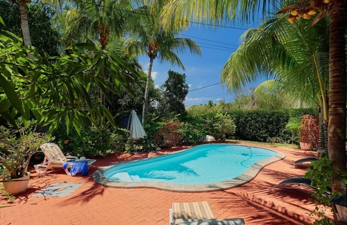 Morcellement Raffray House | West Coast - Large Villa with Private Pool and Garden not far from the pla