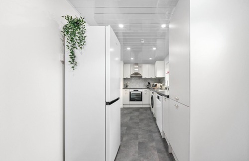 Manor House | West End Road