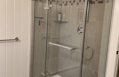 Whitney Cottage | West-facing Hay Lake cottage with access to Algonquin Park