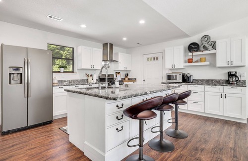 West Fork House | West Fork Pool and Hot Tub- 10 mins to Fay, Devils Den