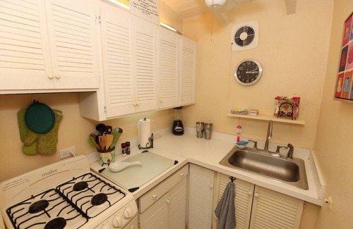 Carlton Apartment | West Side Gem: Spacious 2-Unit Haven