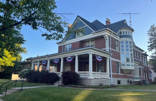 Richmond House | Westcott Mansion with Pickleball Court & Huge Gazebo