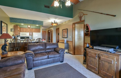 Notch Estates Condo | Westcreek Lodge @ Notch-vaulted Ceilings, 2 Pools, Private Lake, 1 Mile to Sdc!