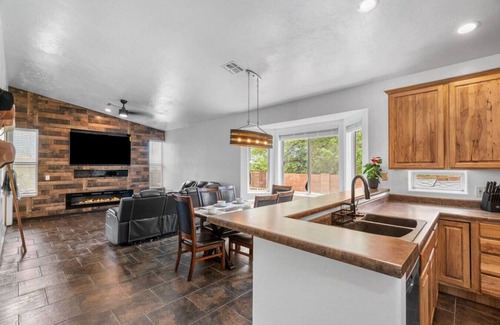 Tucson House | Western Ember Retreat