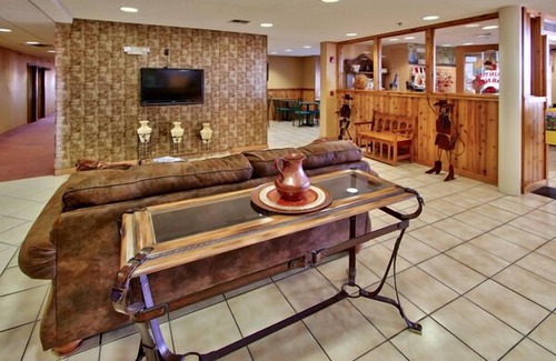Los Lunas Hotel | Western Skies Inn And Suites