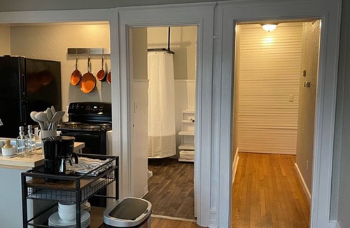 Westport Apartment | Westport/Mid City 2 bed 1 bath haven with lots of natural light