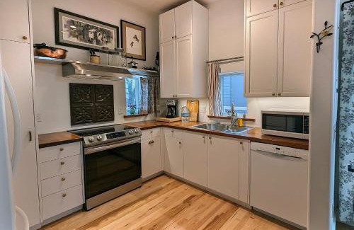 Berry Hill Apartment | WestWood Shed in Nashville by Geodis Vanderbilt Belmont, 1 Accessible