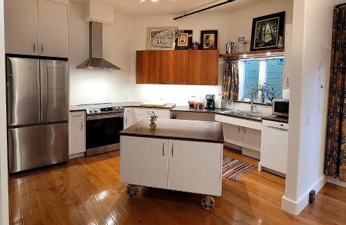 Berry Hill Apartment | WestWood Shed in Nashville by Geodis Vanderbilt Belmont, 1 Accessible