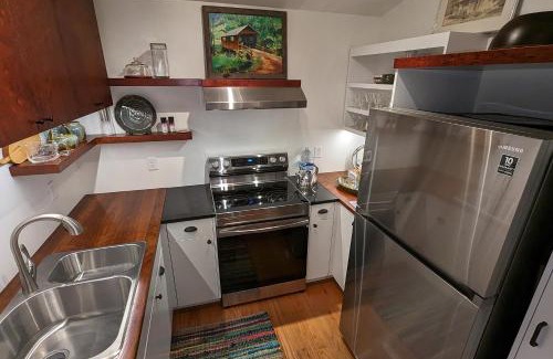 Berry Hill Apartment | WestWood Shed in Nashville by Geodis Vanderbilt Belmont, 1 Accessible