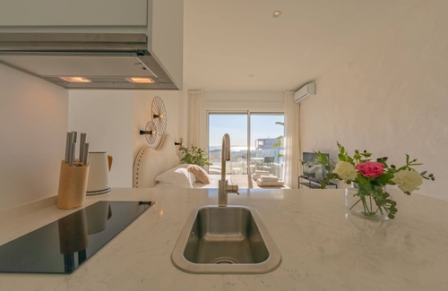 Tarifa Apartment | Whalehouse 1 - Design, Terrace and Spa - Unique!