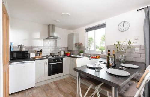 Helston House | Wheal Jewel - Hot Tub - On-site Activities - Free WiFi - Parking