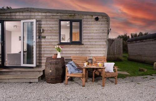 Helston House | Wheal Jewel - Hot Tub - On-site Activities - Free WiFi - Parking