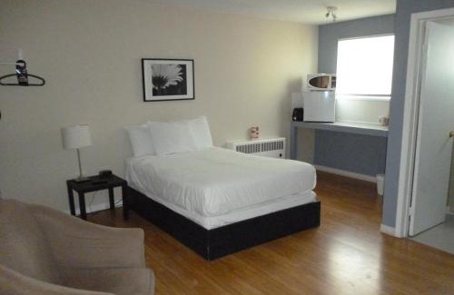 Timiskaming District Hotel | Wheel Inn Motel