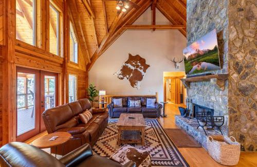 Jefferson House | Whiskey River by The New
