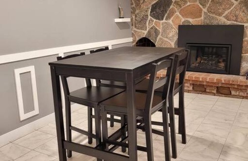 Burnt River House | Whispering Pines Riverside Retreat