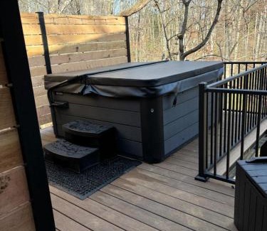 Treloar House | Whispering Pines Treehouse - Sunrise