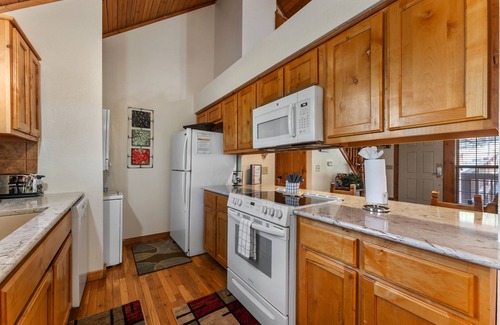 Branson West Cabin | Whispering Woods Lodge-sleeps 10 4 Bedroom Home by RedAwning