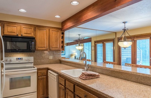Welches Apartment | Whispering Woods Resort