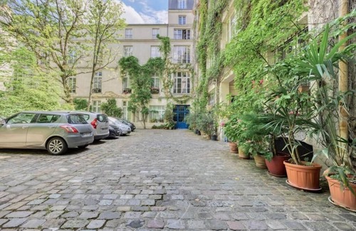 Archives Apartment | Whispers of Paris:In a beautiful inner courtyard A Family Home in Marais Turenne
