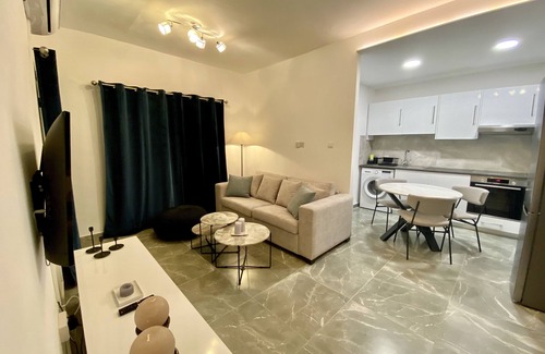 Agios Tychon Apartment | White Arches No.2 Sea View Apartment