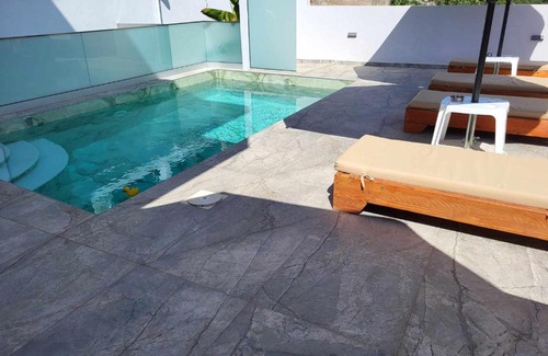 Sisai House | White Boutique Homes - Serenity