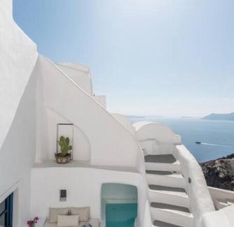 Oia Villa | White Cellar cave houses by Cycladica
