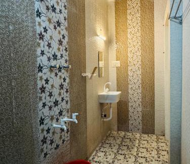 Mahabalipuram Beach House | White House Beach Stay