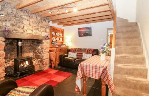 Brynsiencyn House | White Lilac Cottage