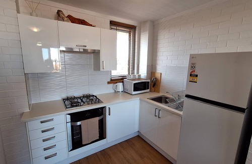 Fremantle Apartment | White Lotus - Freshly Renovated Central Fremantle Apartment With Panoramic Views