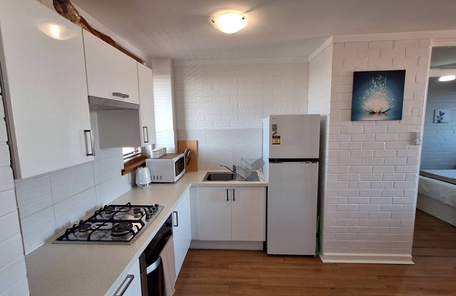 Fremantle Apartment | White Lotus - Freshly Renovated Central Fremantle Apartment With Panoramic Views