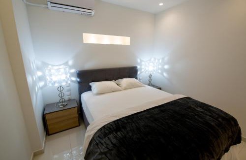 Omonia Apartment | White Lux Apartment For 2 VIPGreece