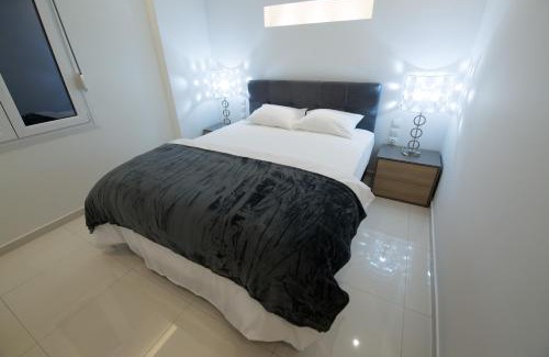 Omonia Apartment | White Lux Apartment For 2 VIPGreece