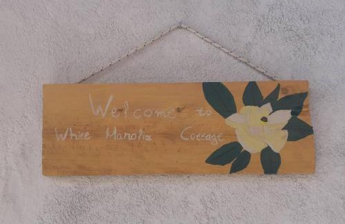 Limni House | White Manolia Cottage