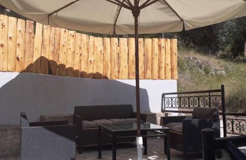 Limni House | White Manolia Cottage