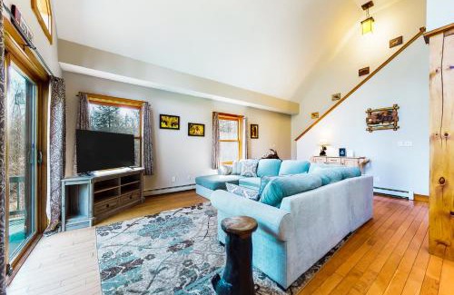 Woodstock House | White Mountains Chalet by Mirror Lake