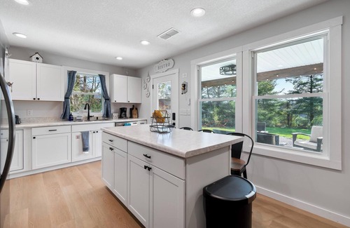 Sloans Valley House | White Oak Cottage - Resort Pool, Boat Slip